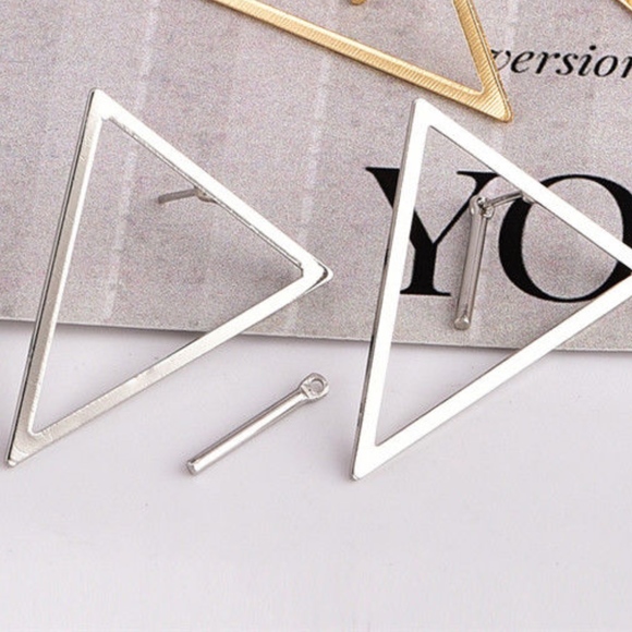 Minimalist Silver Triangle Bar Earring - Picture 4 of 4